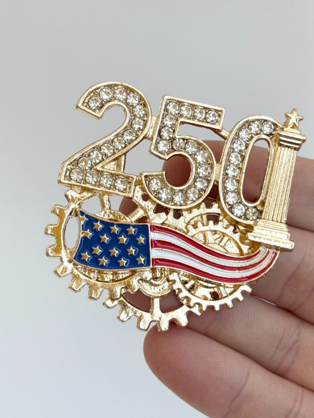 Patriotic American Flag USA 250th Anniversary July 4th Gold Toned Brooch Pin - Picture 8 of 13